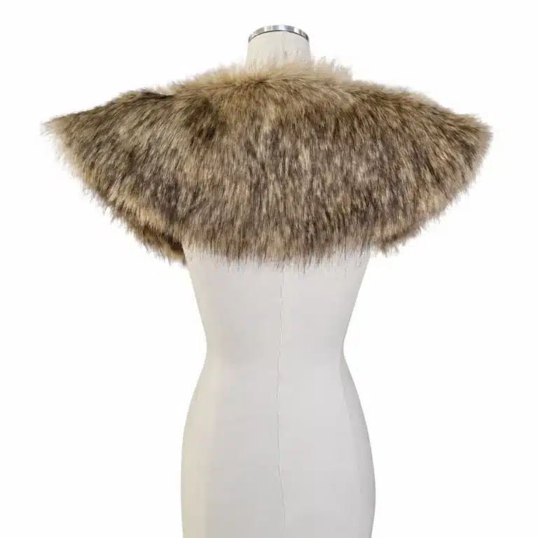 Cape en fourrure Viking médiévale femme